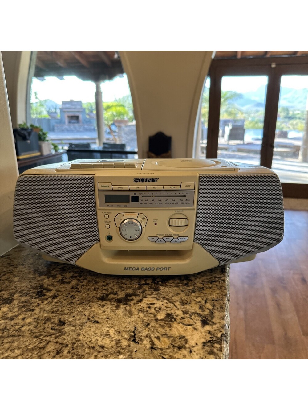 Vintage Sony CFD-V35 CD Cassette Boombox AM/FM Radio (Cream/Beige) TESTED Works